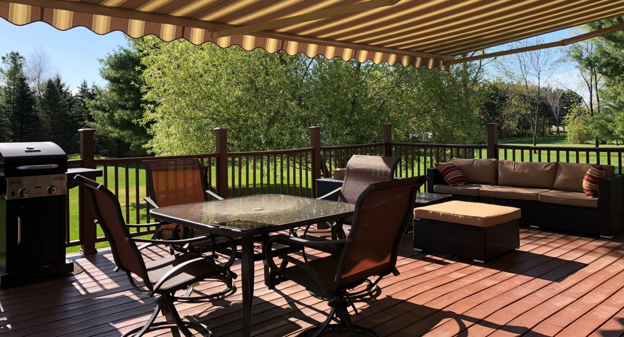 patio with slatted roof