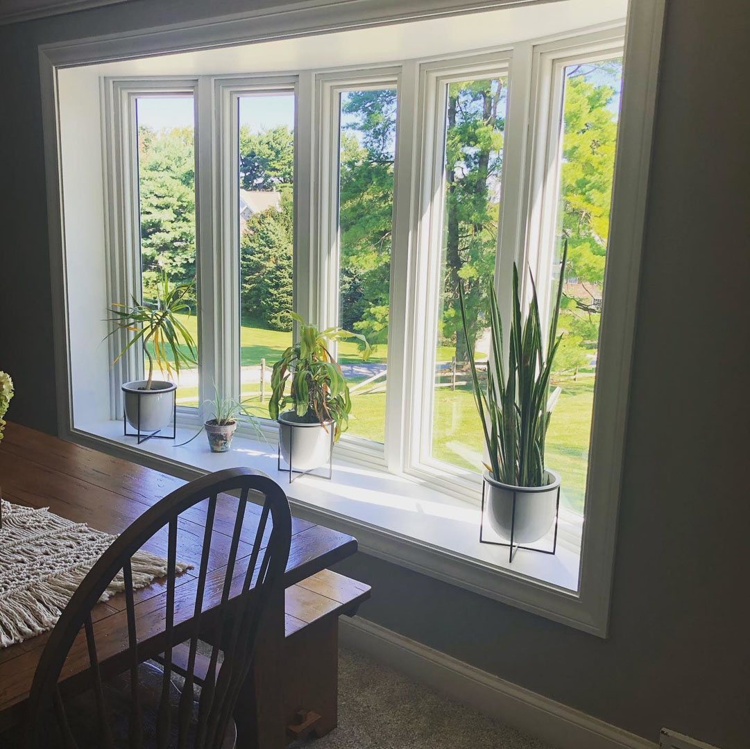 bay and bow window in the dining room